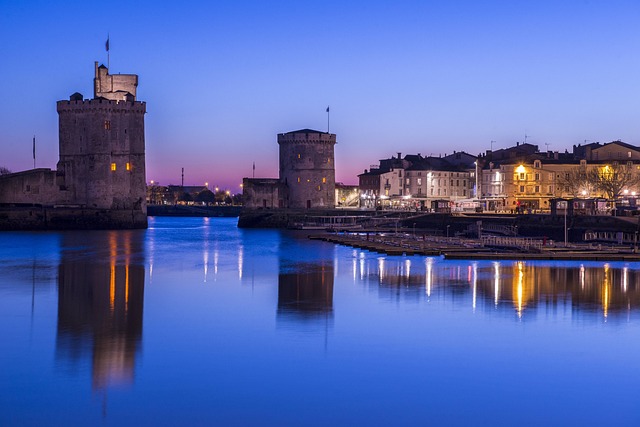 La Rochelle vue de nuit